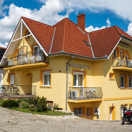 Flora Villa Хевиз Экстерьер фото