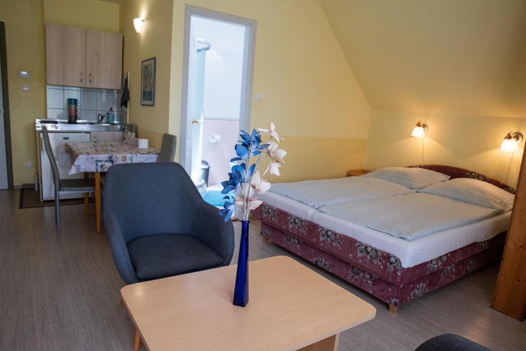 Flora Villa Хевиз Экстерьер фото