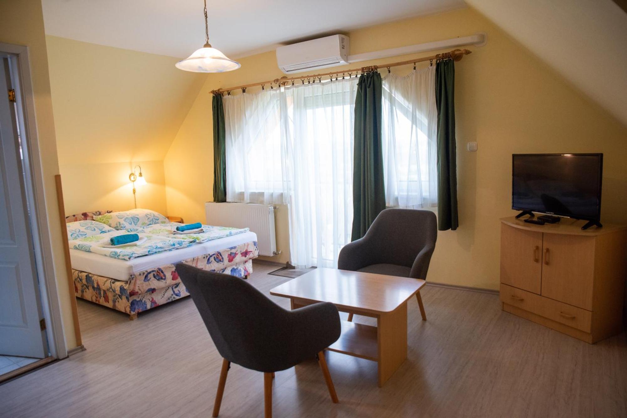 Flora Villa Хевиз Экстерьер фото