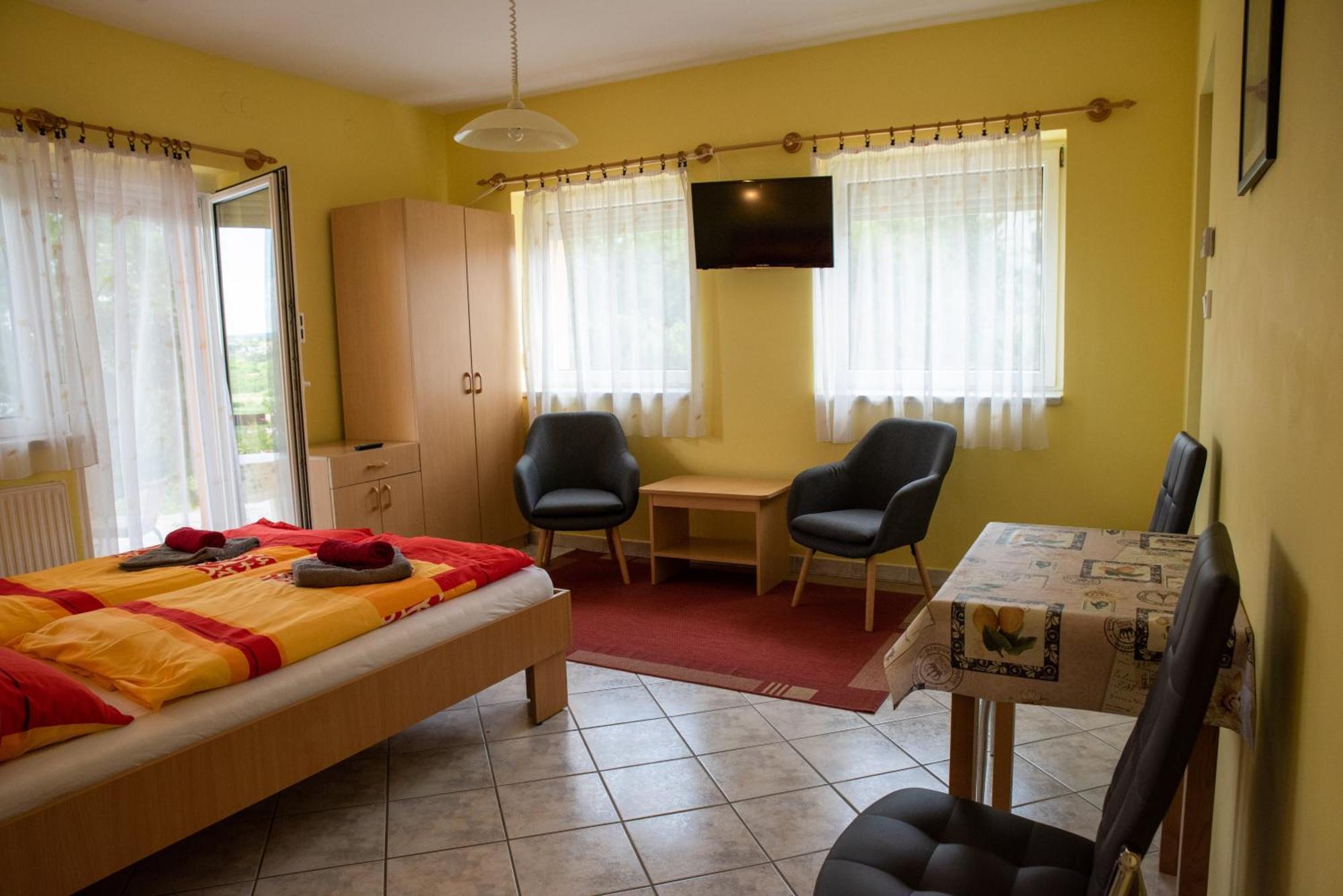 Flora Villa Хевиз Экстерьер фото