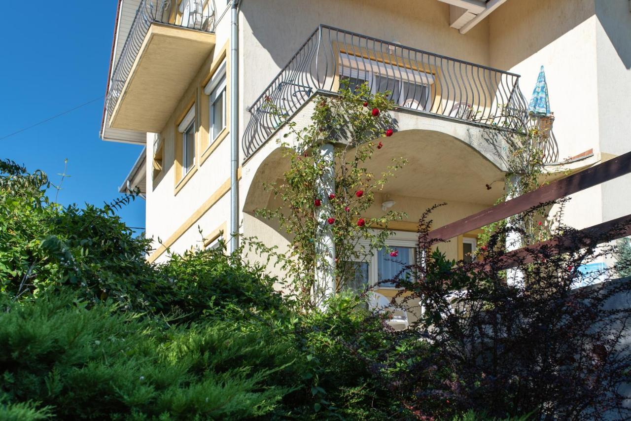 Flora Villa Хевиз Экстерьер фото